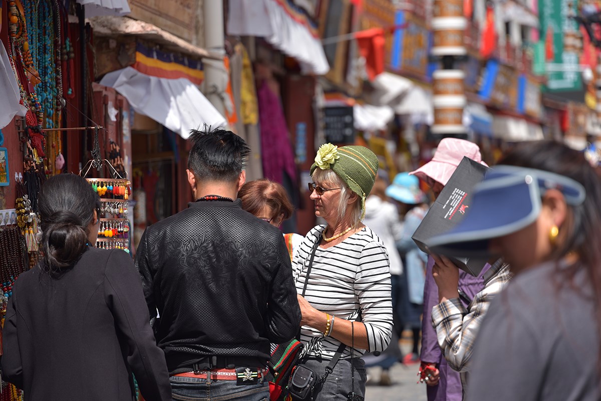 Barkhor Street | Photo by Liu Bin