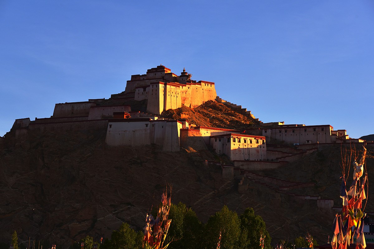 Gyantse Dzong Castle | Photo by Liu Bin