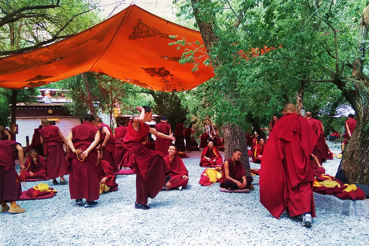 Debate in Sera Monastery | Photo by Liu Bin