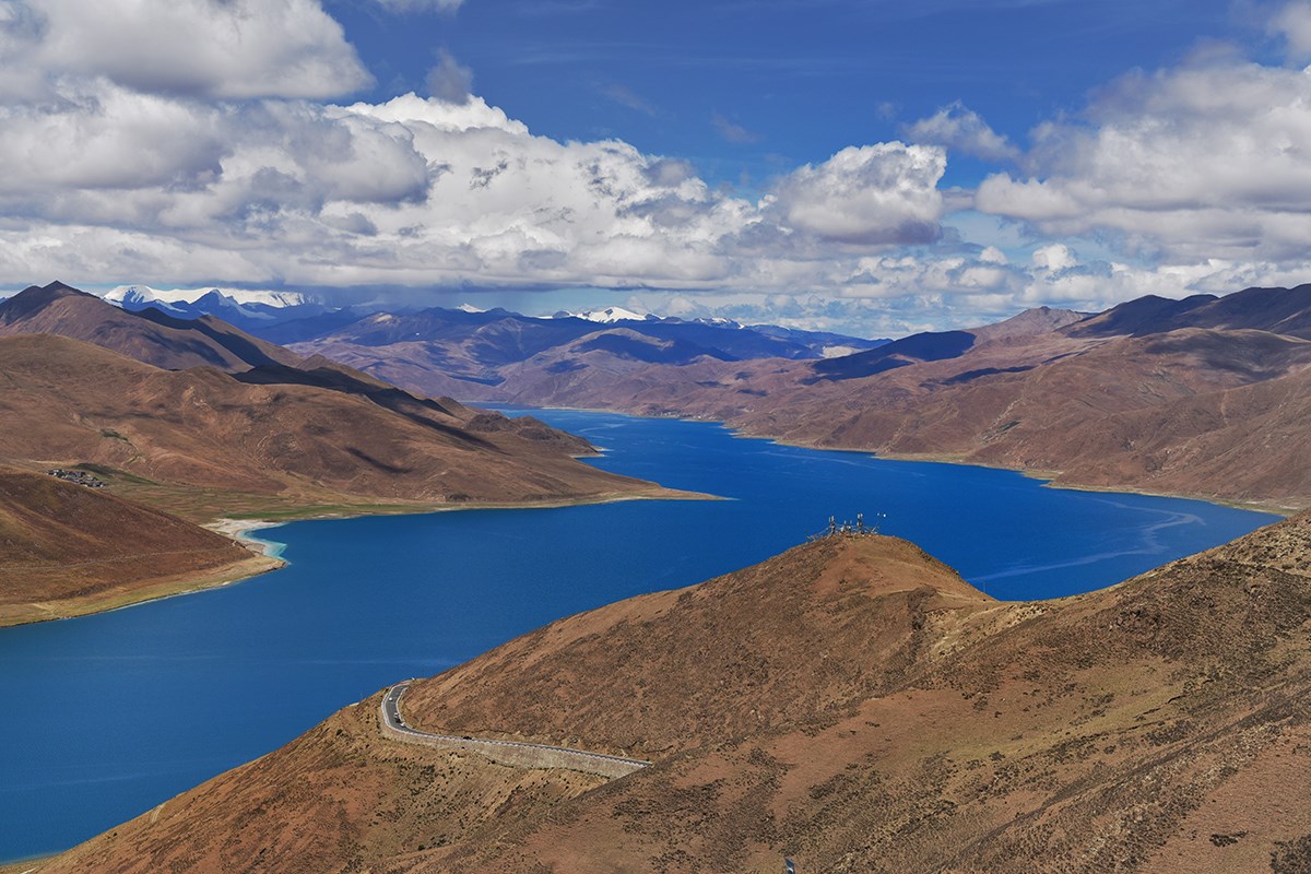 Holy Lake Yamdrok | Photo by Liu Bin