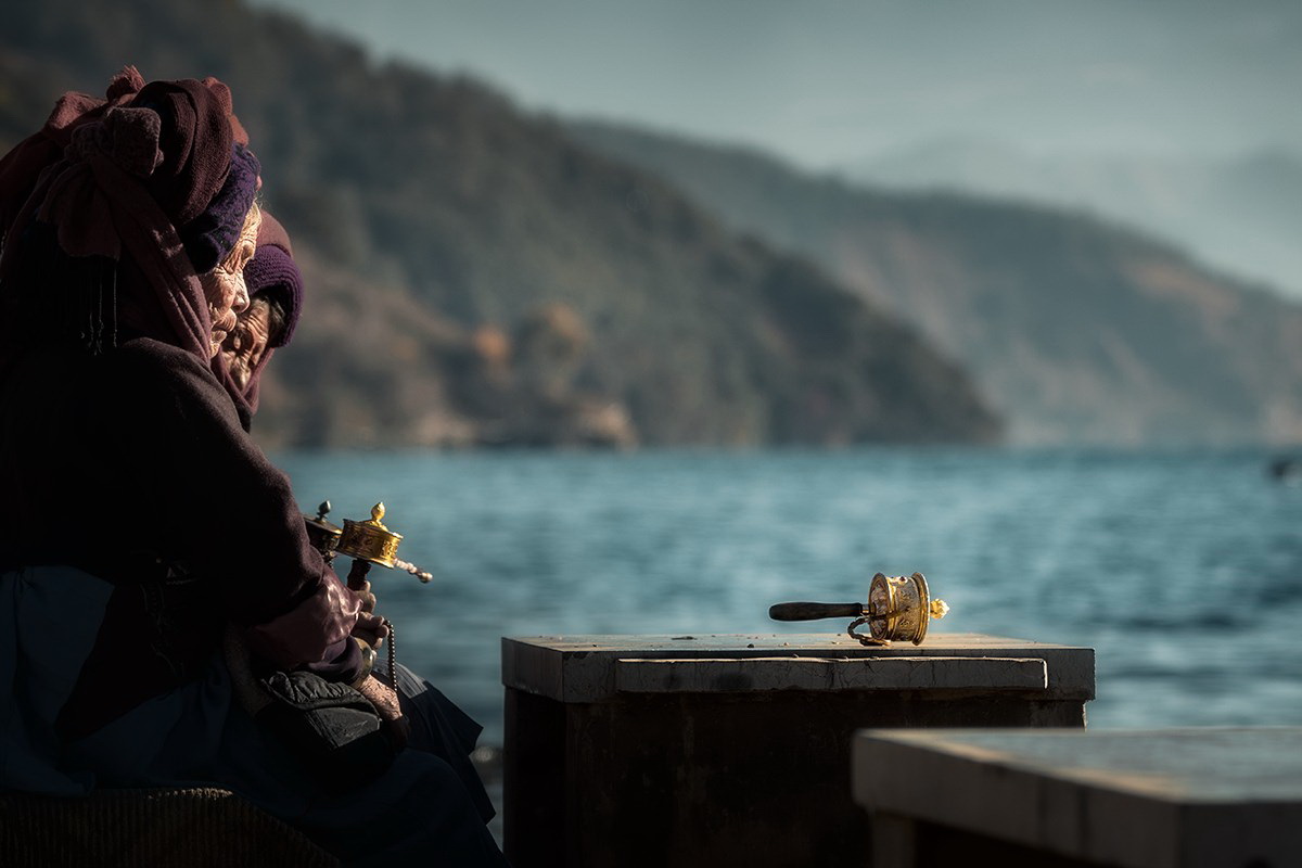 Old Women by Lugu Lake | Photo by Min Zhao