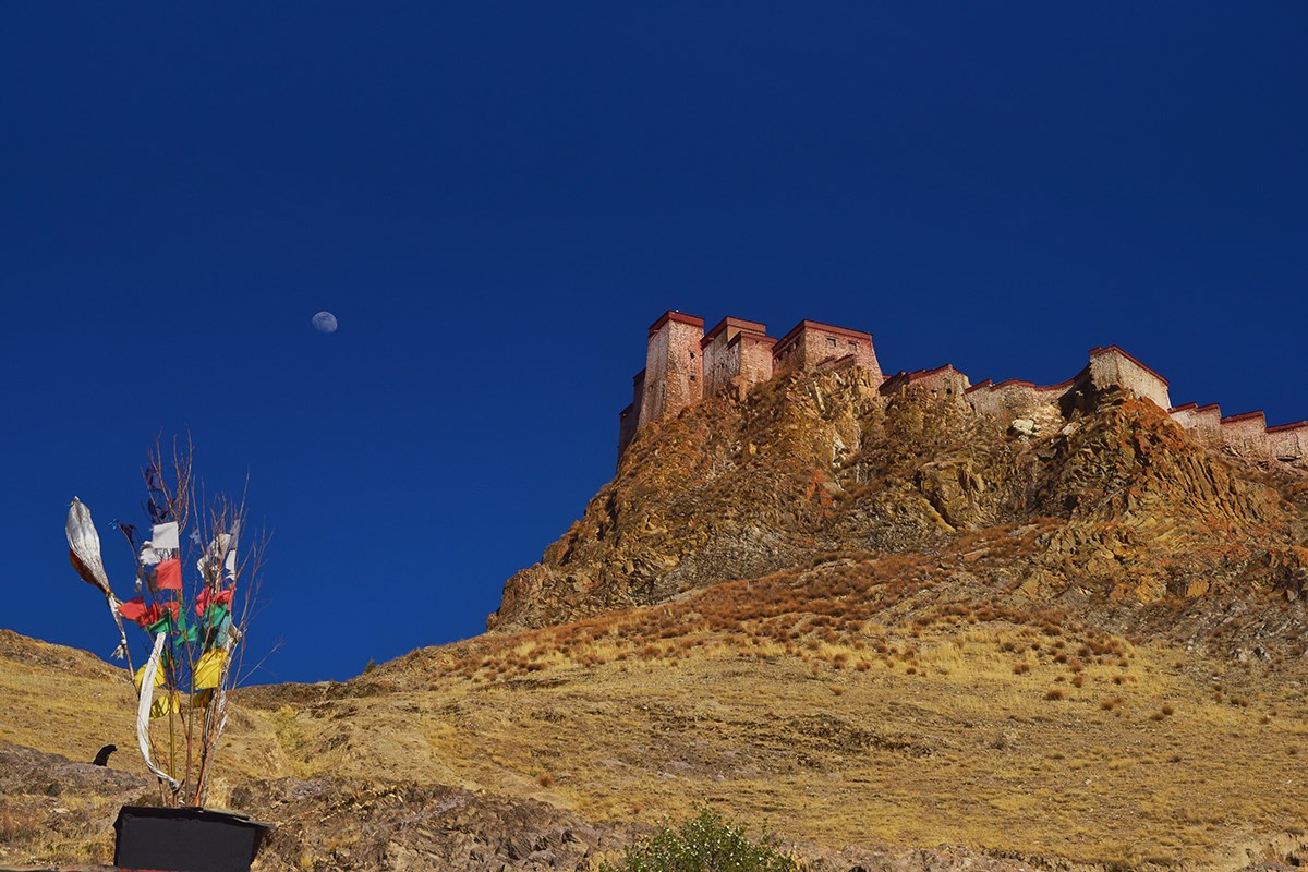 Gyantse Dzong Castle | Photo by Liu Bin