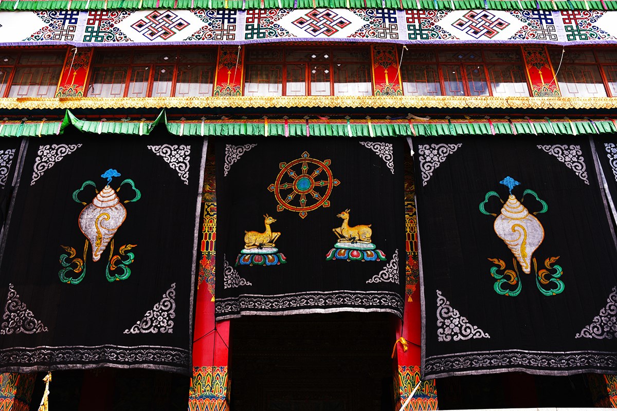 Litang Monastery | Photo by  Liu Bin