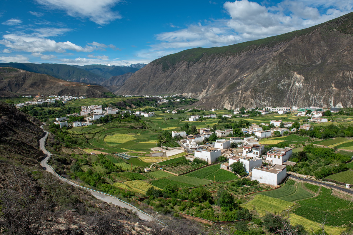 Qingde Town in Xiangcheng 