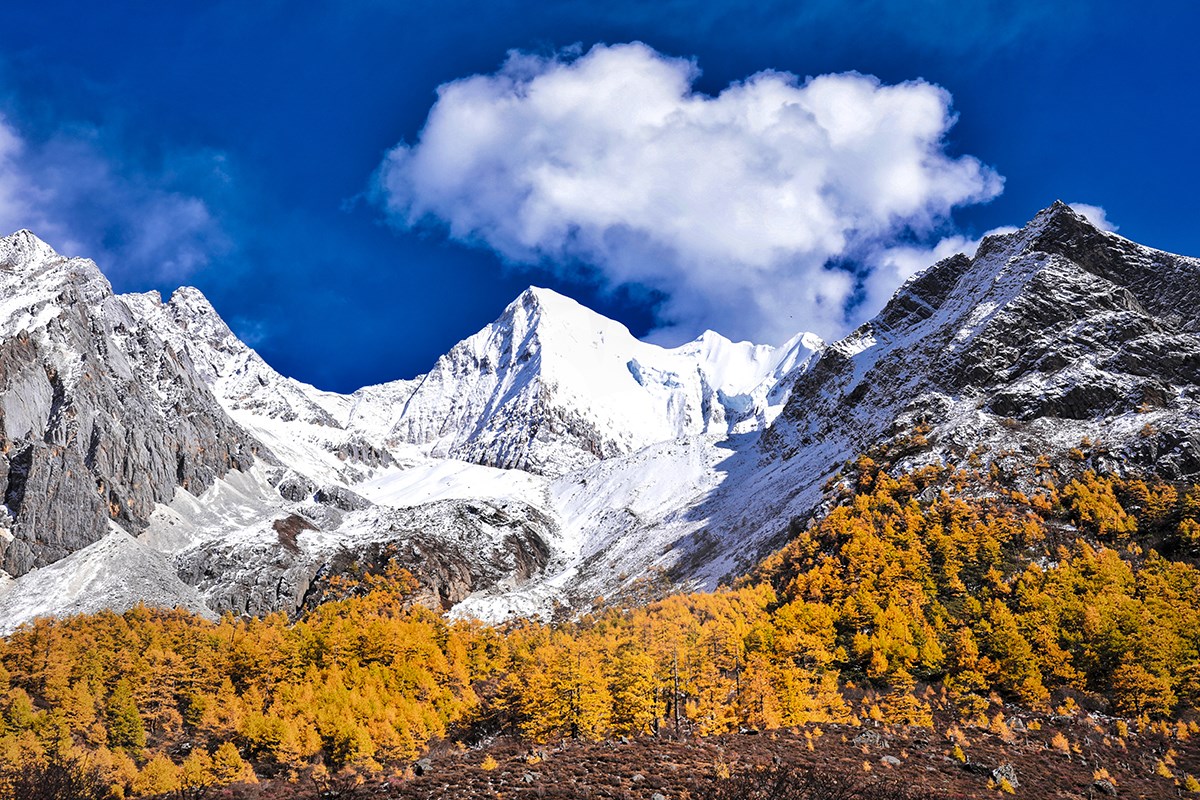 Xialuoduoji Mountain in Yading | Photo by Wang Lei